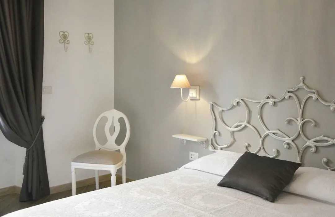 Gens Claudia, Vatican Luxury Apartments-1