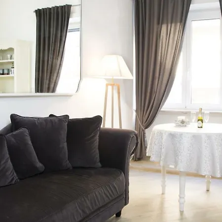 Gens Claudia, Vatican Luxury Apartments-2